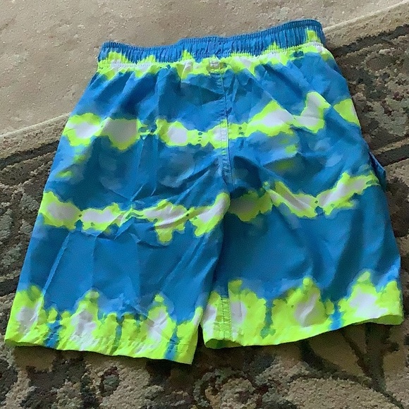 Cat & Jack swim trunks boys size medium 8/10. Blue and neon yellow pocke… - Picture 2 of 10